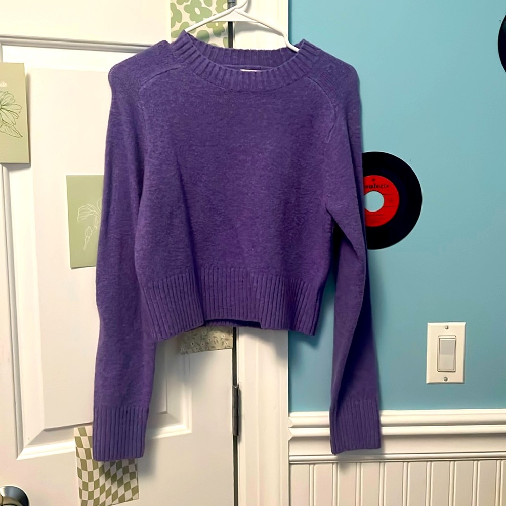 Universal threads purple small sweater
